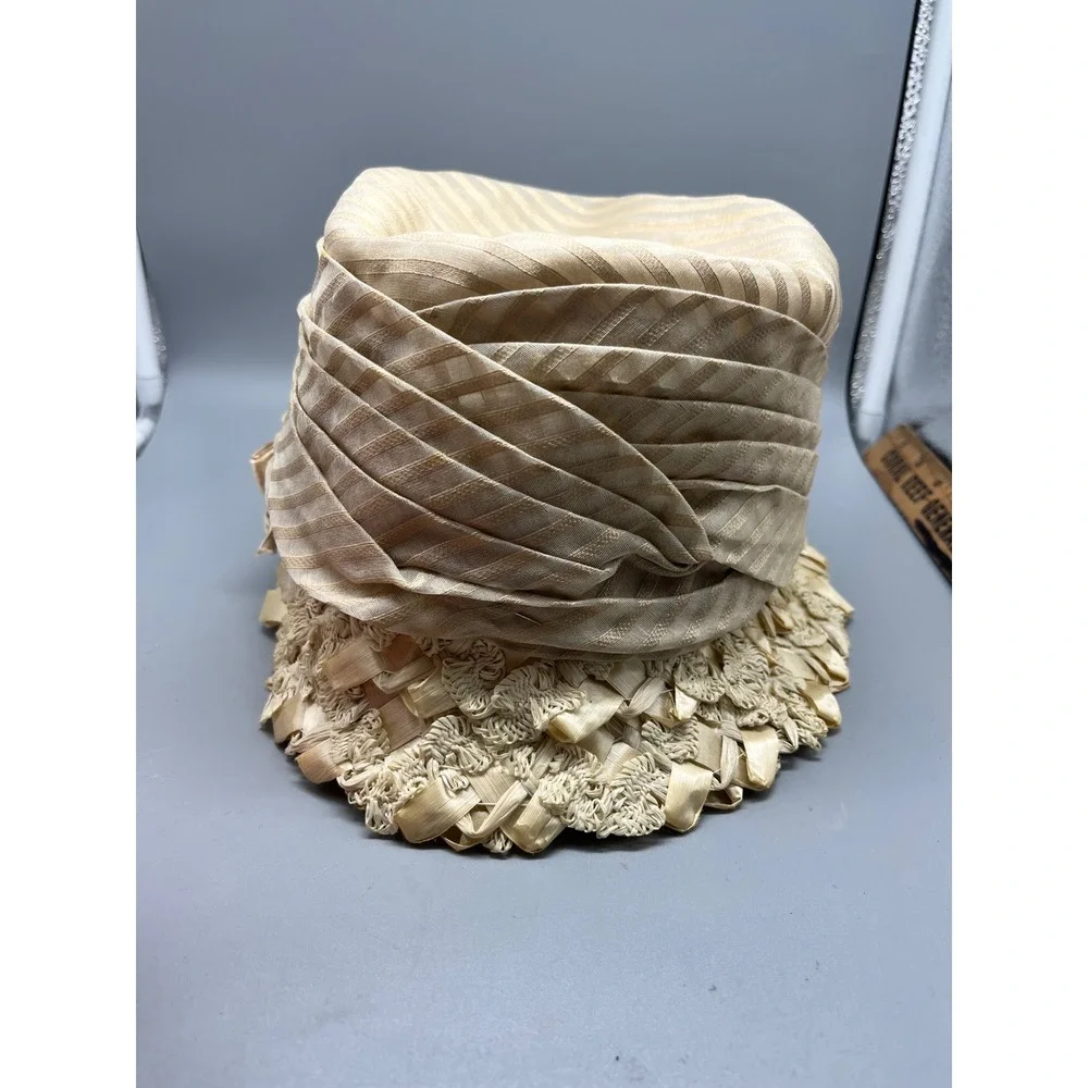 Vintage Cloche hat Cream Straw gathered‎ fabric velvet ribbon 21 inches